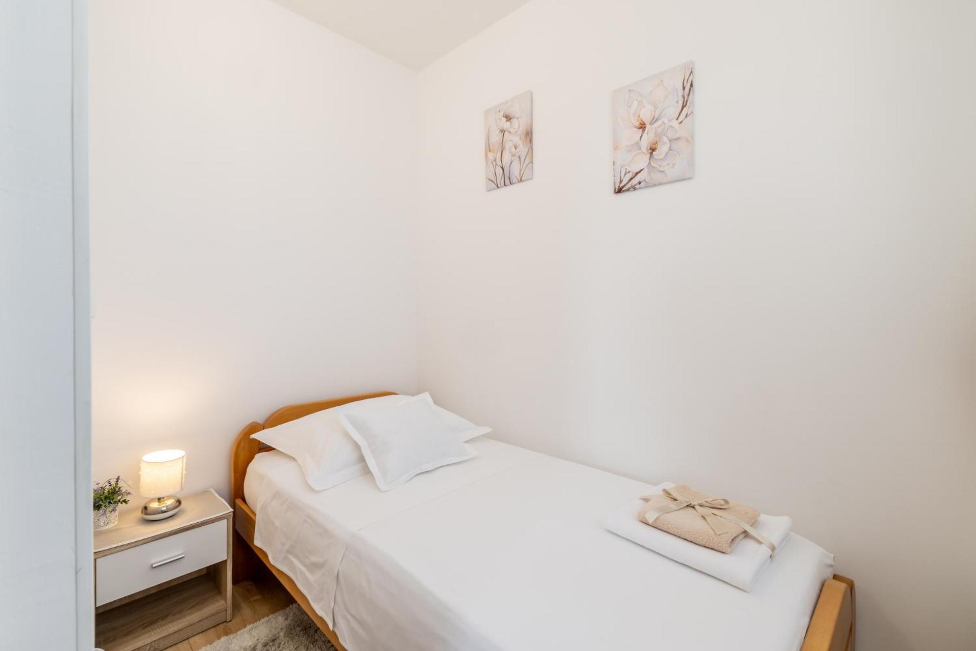 Pure Comfort - Cvita * Split