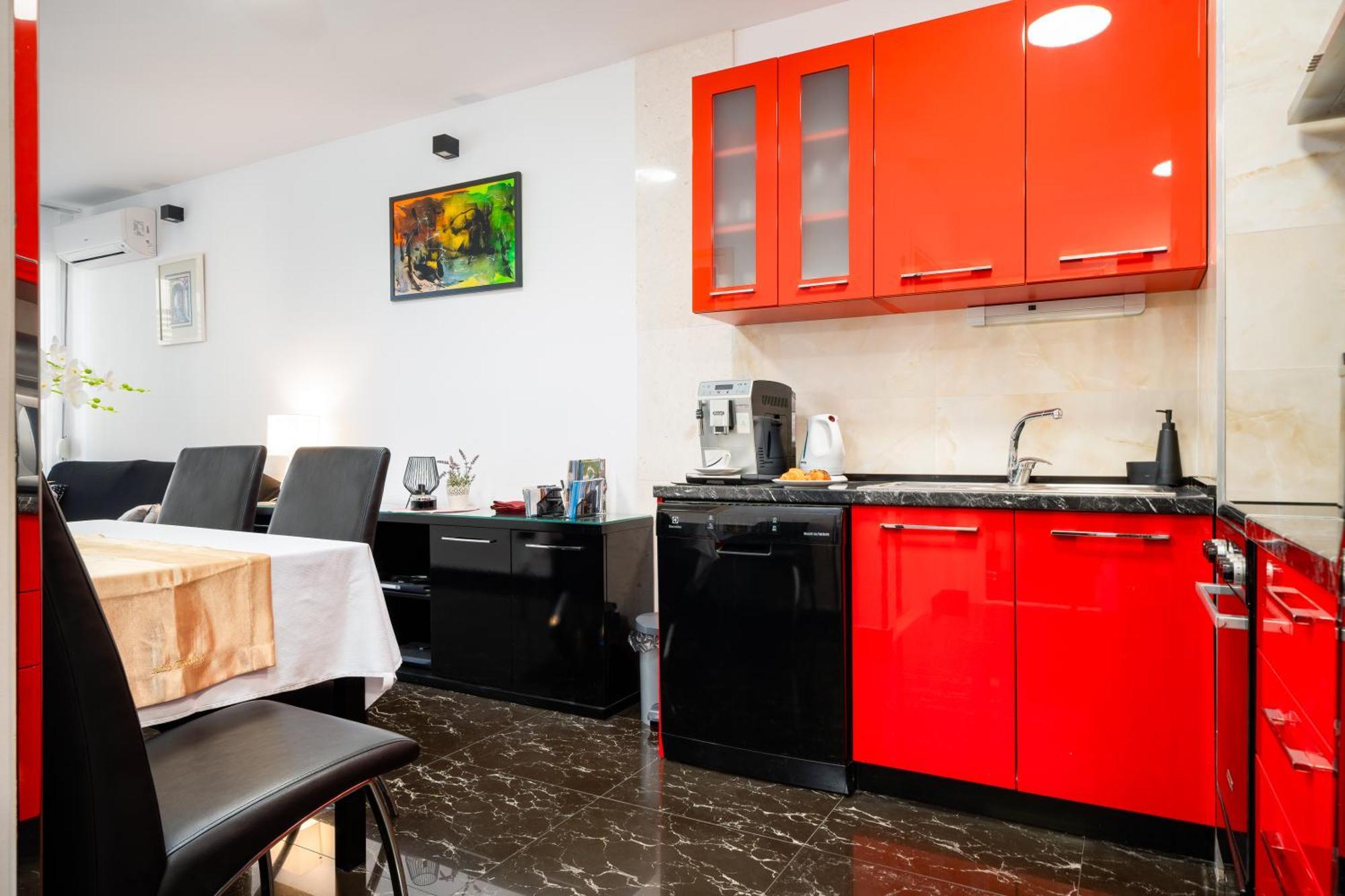 Theater Apartment *