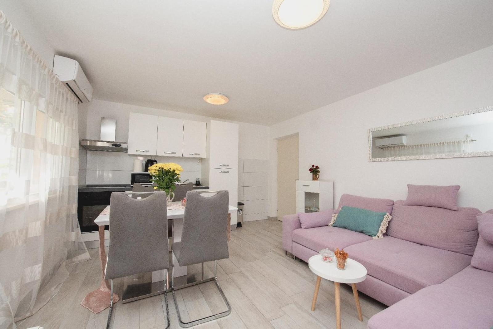 Mate Apartment *