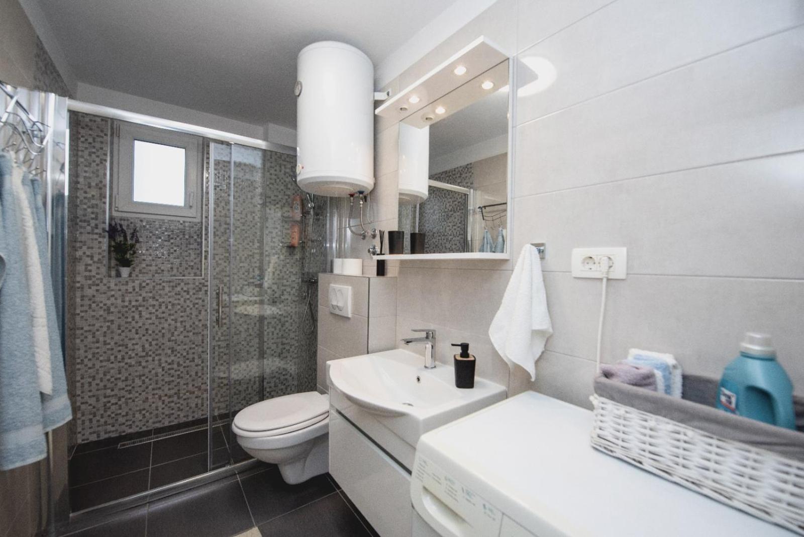 Mate Apartment Split