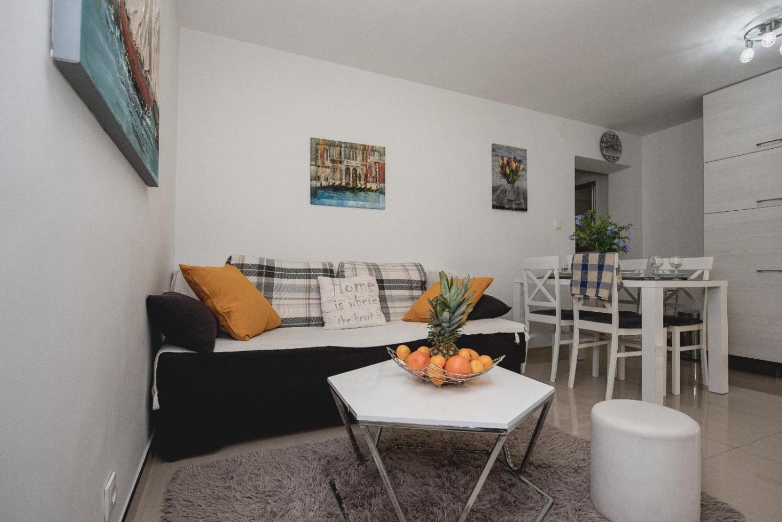 Mate Apartment Split