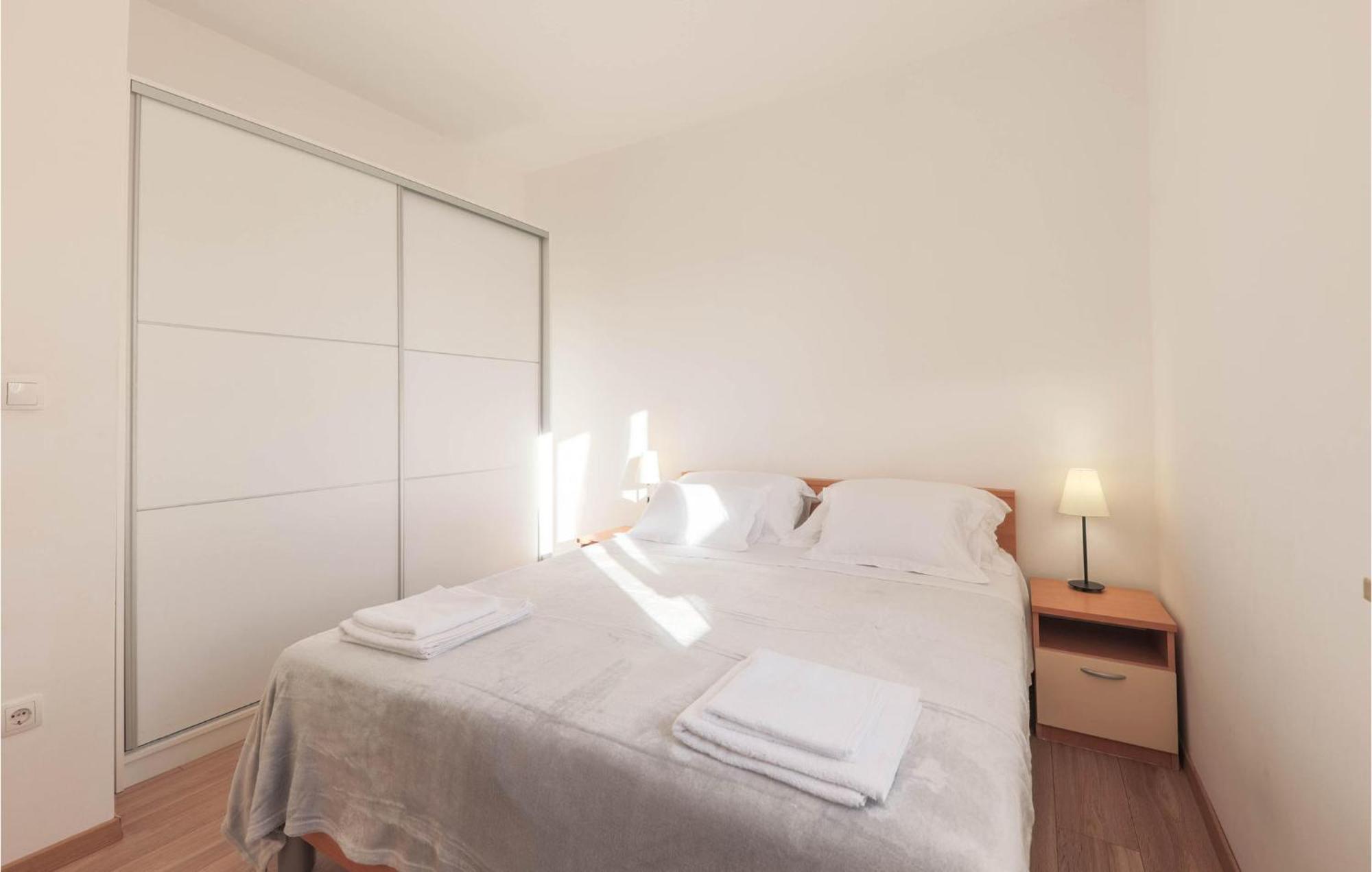 3 Bedroom Gorgeous In Apartment Split