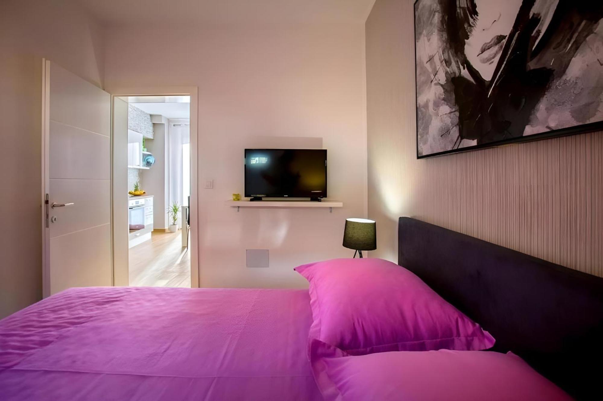 Apartment Candy With Jacuzzi And Parking Place Split
