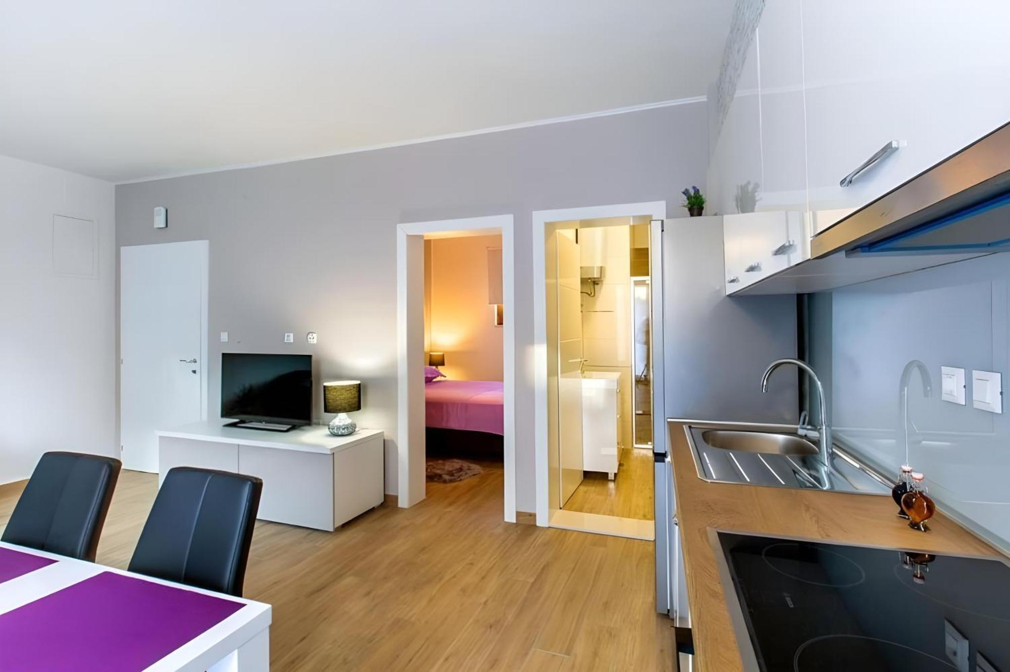 Candy With Jacuzzi And Parking Place * Split