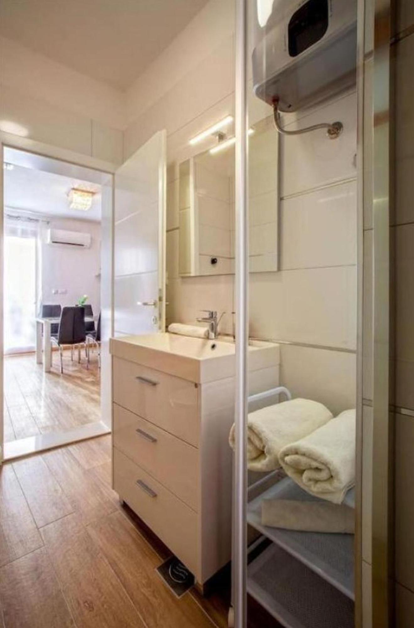 Candy With Jacuzzi And Parking Place Apartment