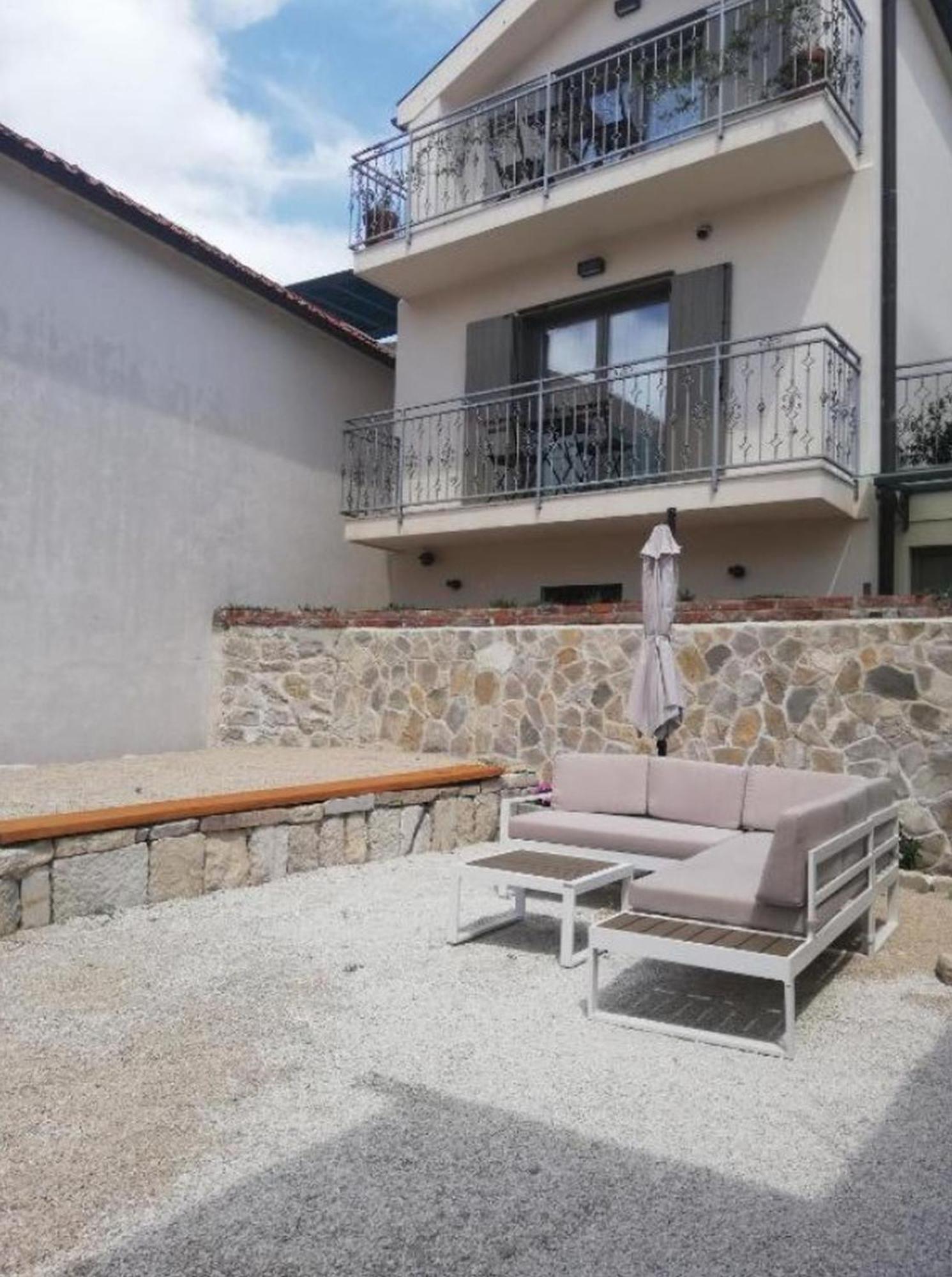 Candy With Jacuzzi And Parking Place Apartment Split