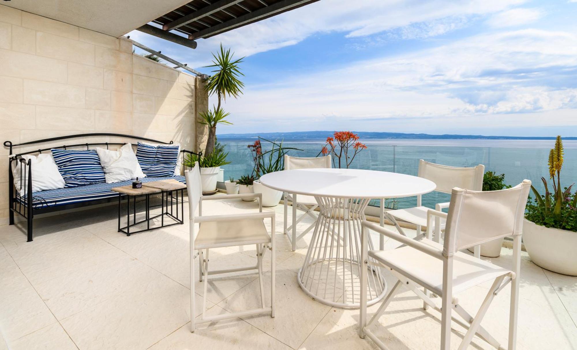 Gallery Luxury Suites & Rooms-Only Adults