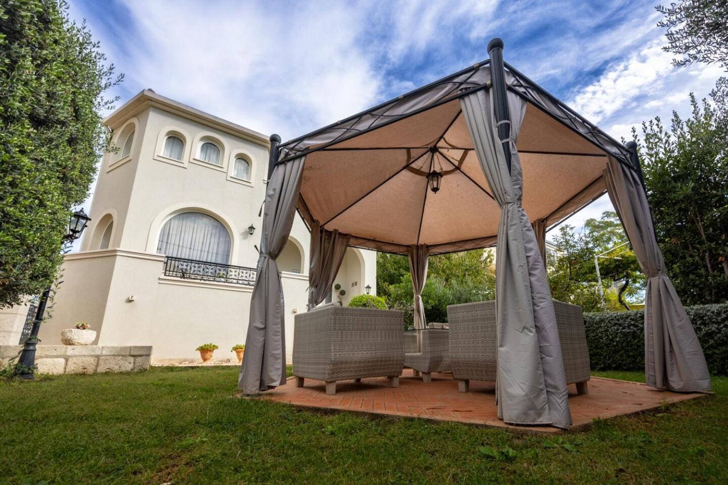 Holiday home Darko - With Parking Split