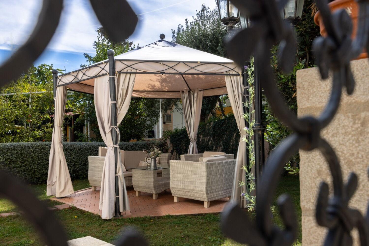 Darko - With Parking Holiday home