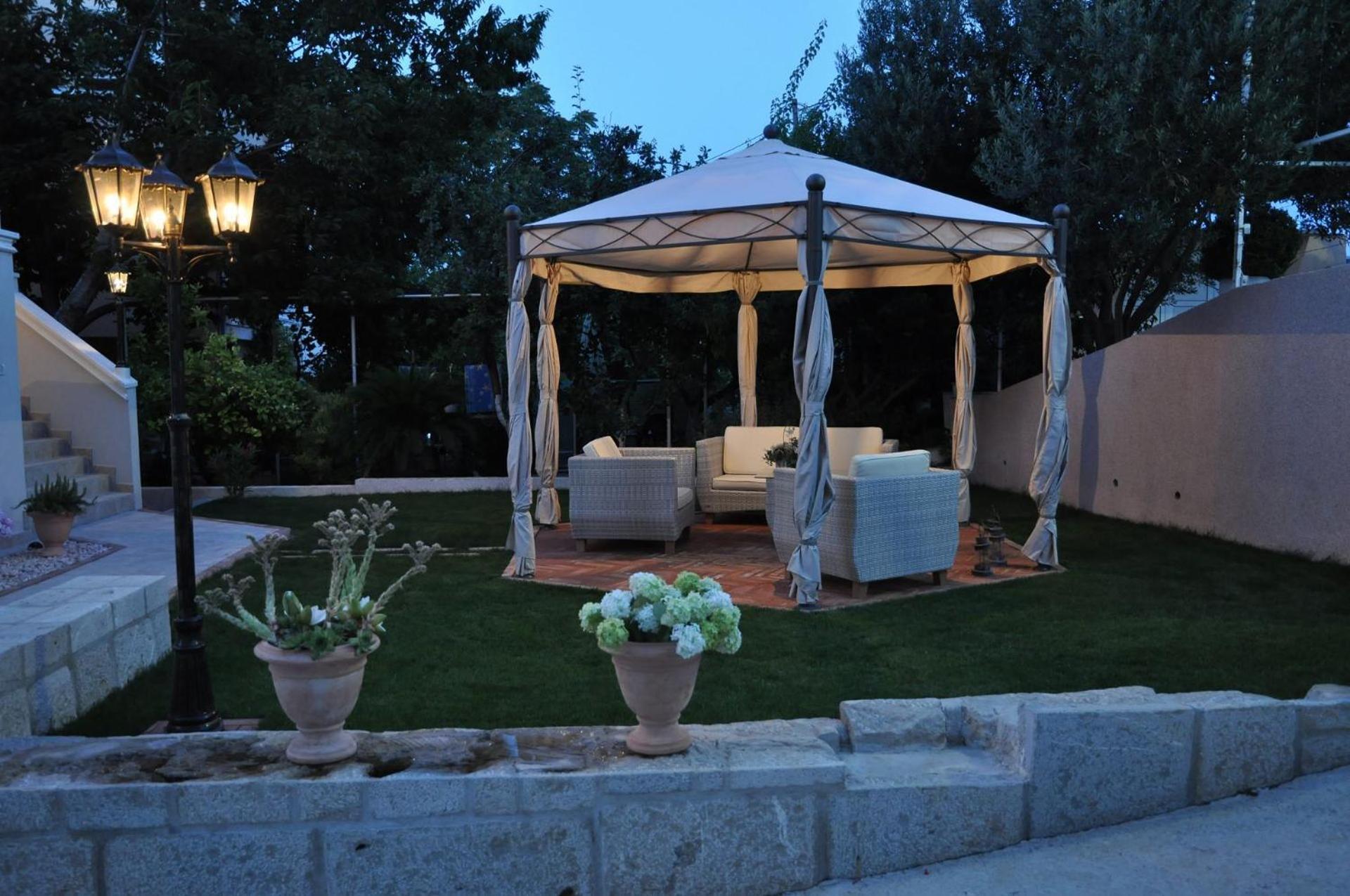 Darko - With Parking Holiday home