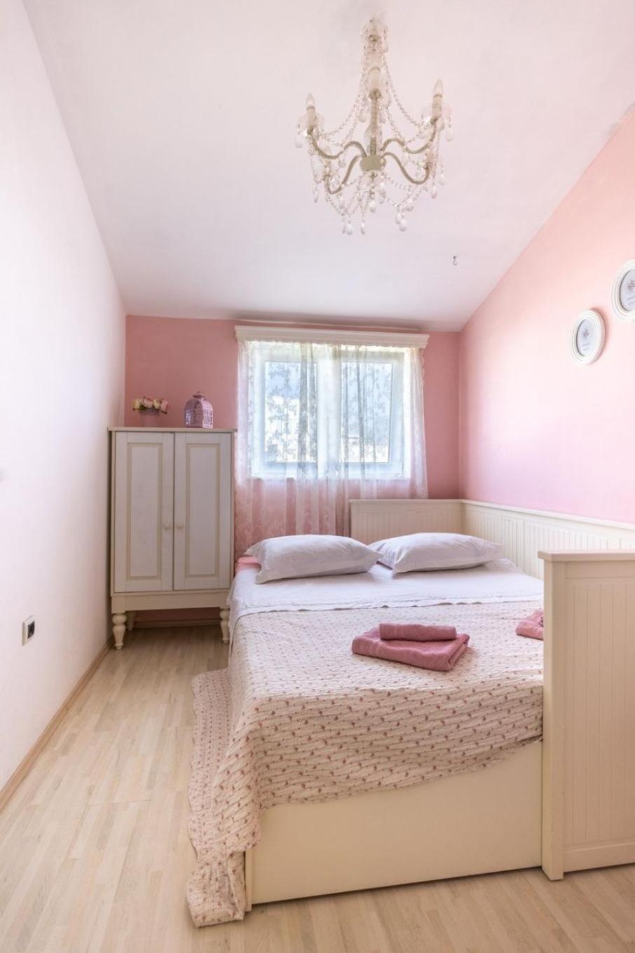 Darko - With Parking Holiday home *