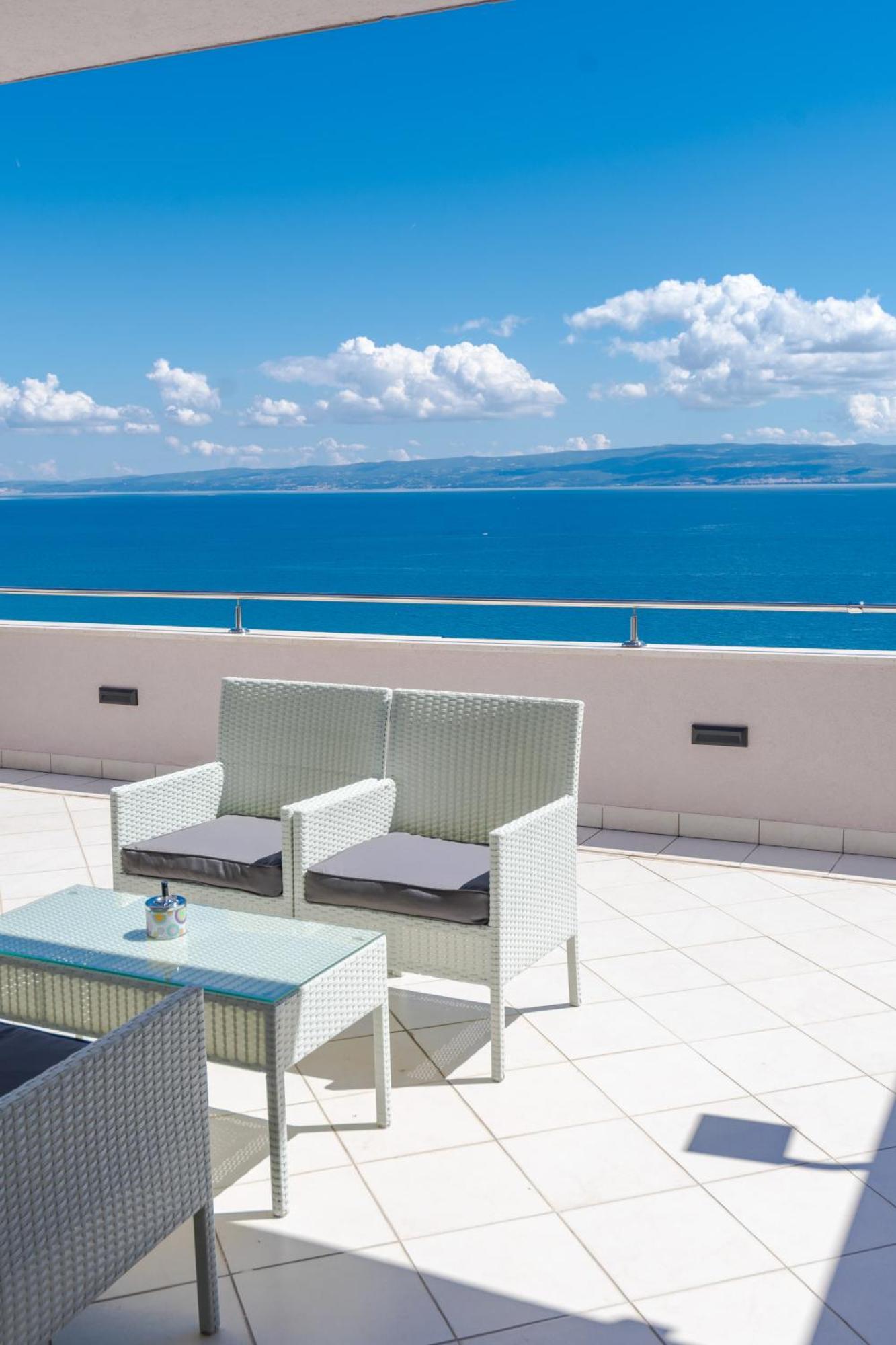 Penthouse With Terrace And Hot Tub - Ivan *