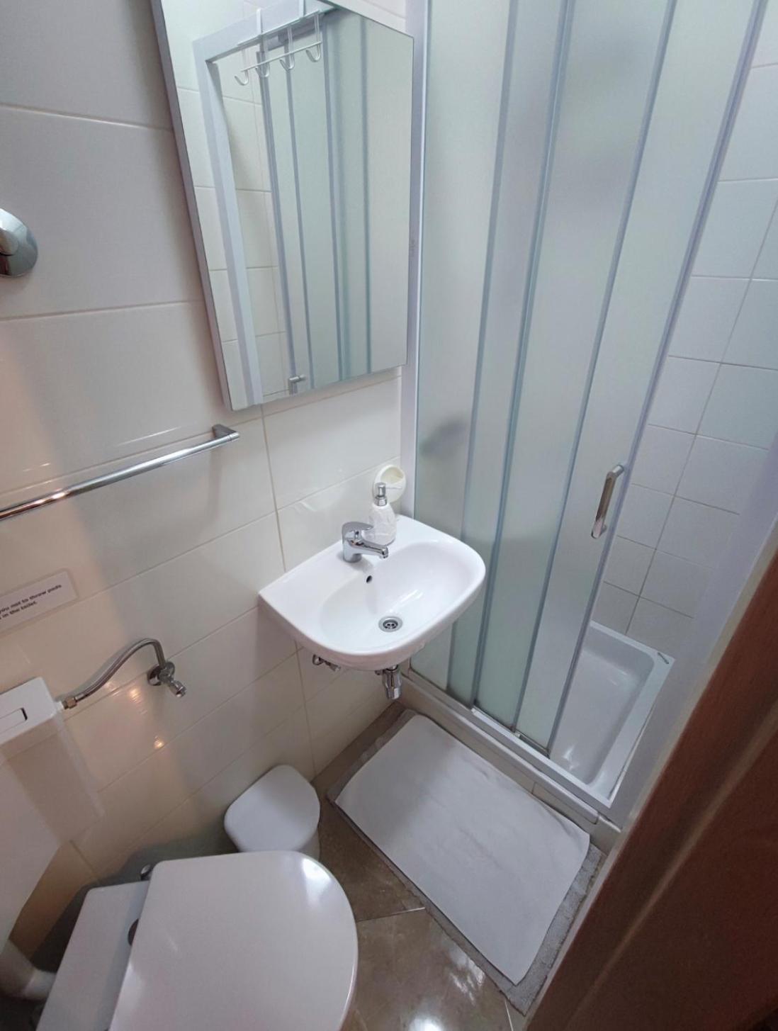 Ivana With Private Bathroom - Center Of *