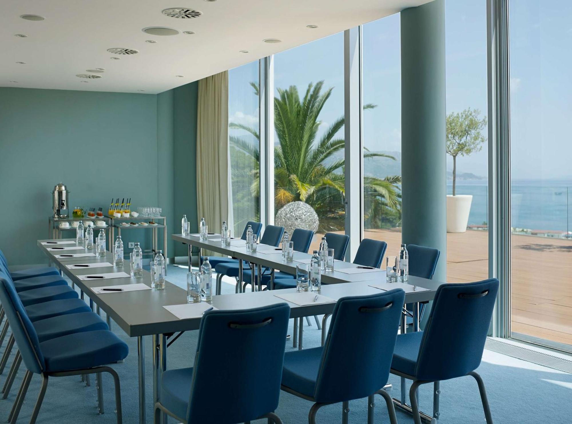 Radisson Blu & Hotel 5*