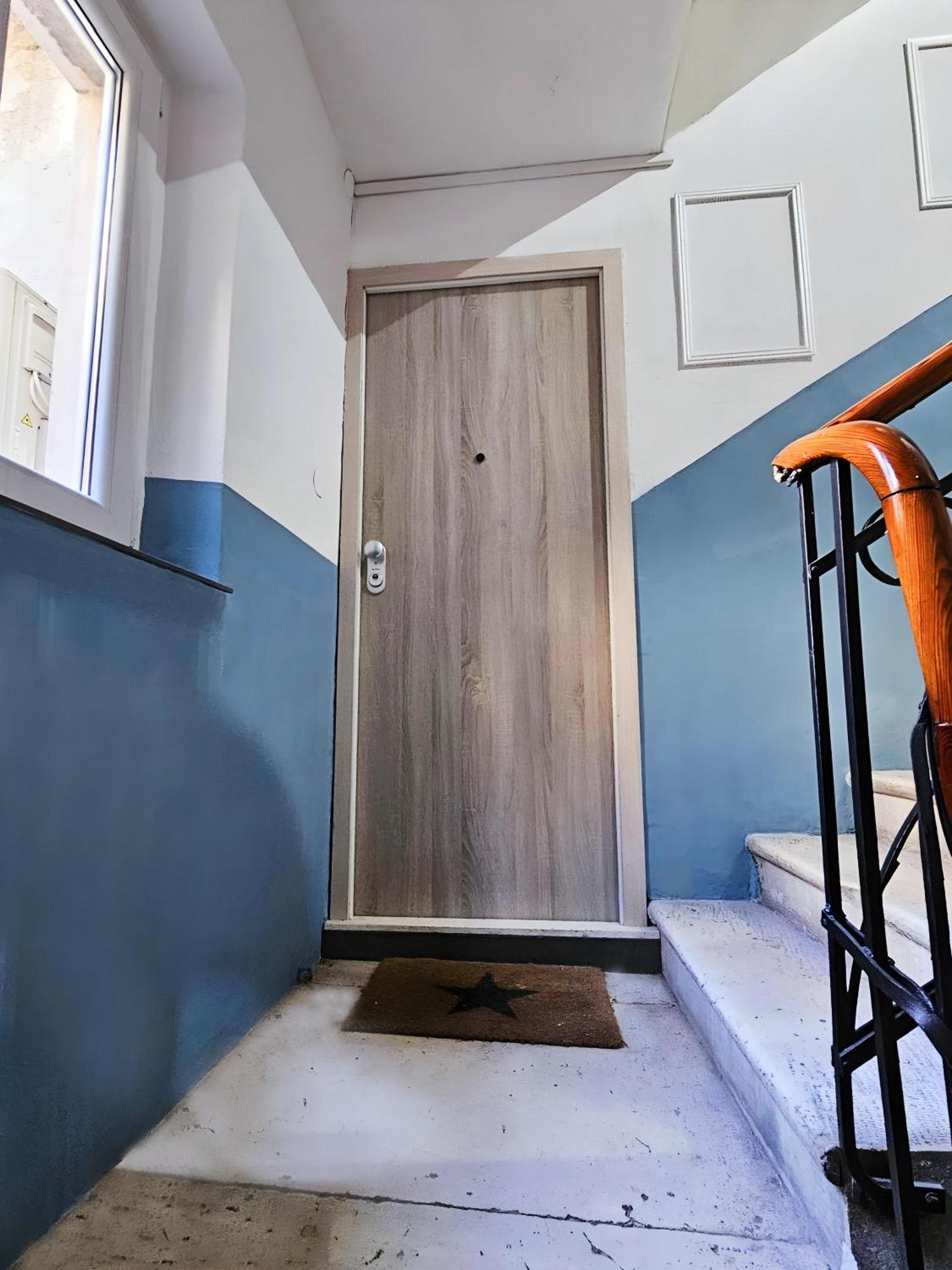 Apartment Palace