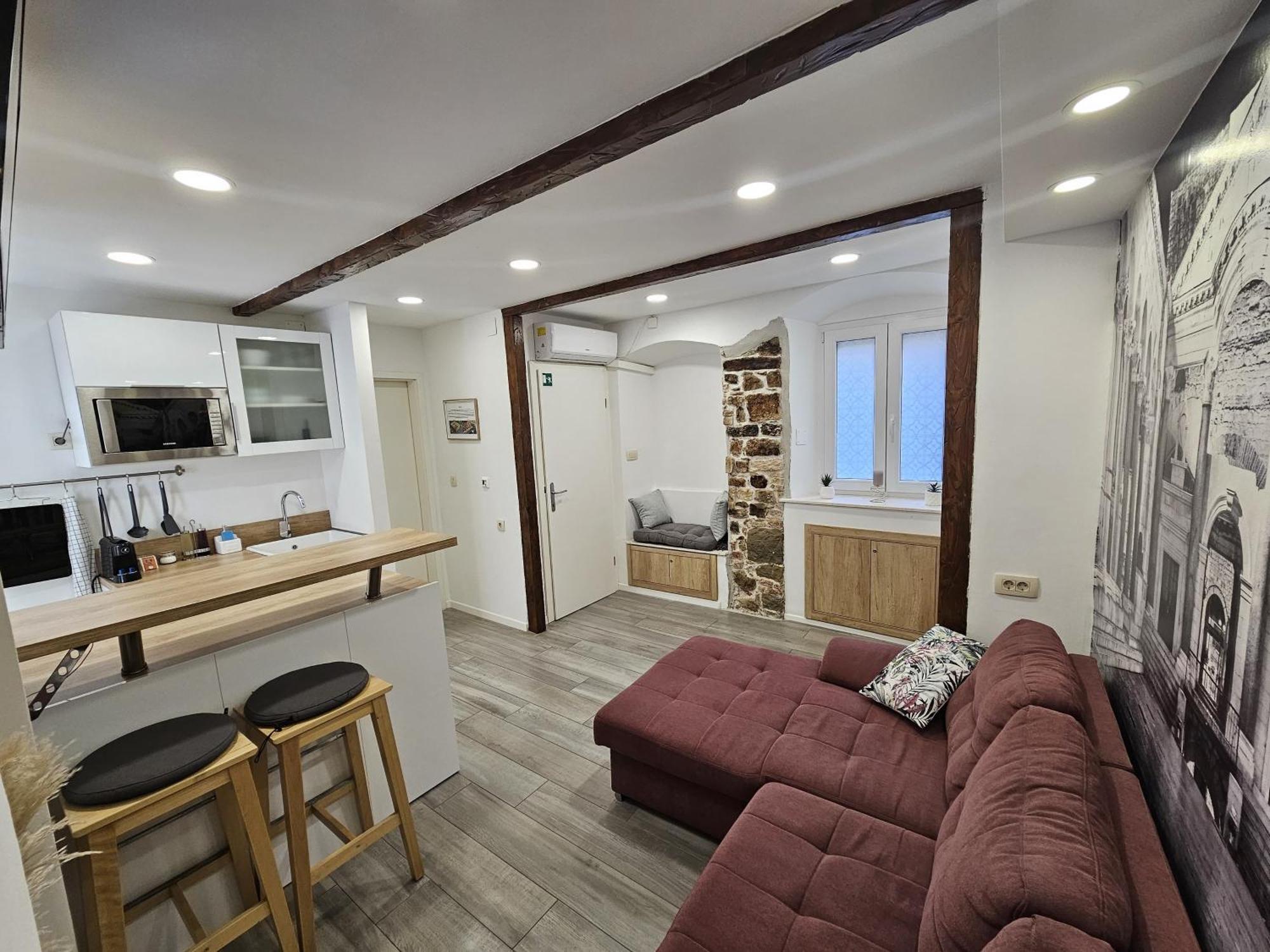Apartment Palace *