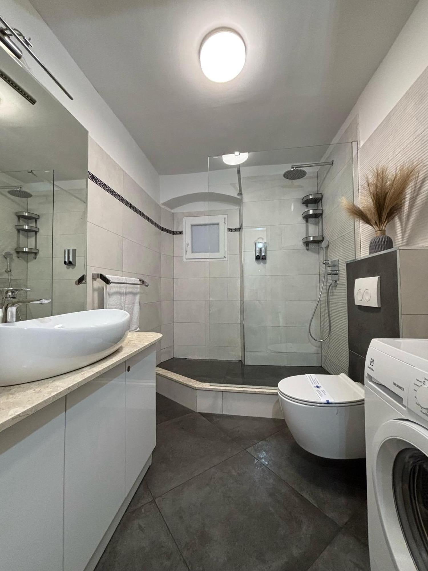 Guest house Palace Luxury 4*