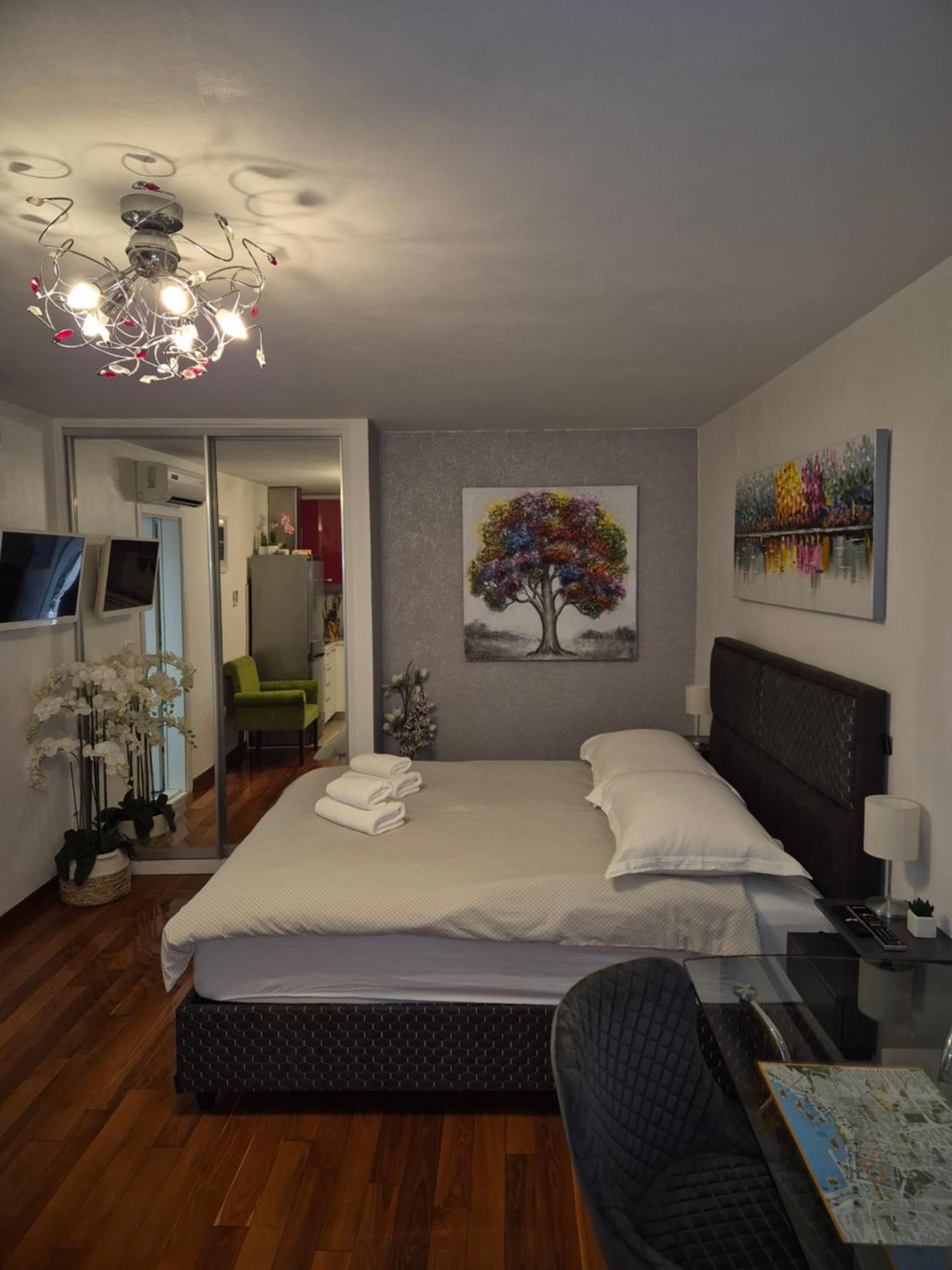 Tomadi Apartment