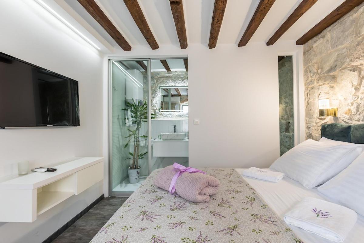 Bonbon Old Town Private En-suite Apartment Split