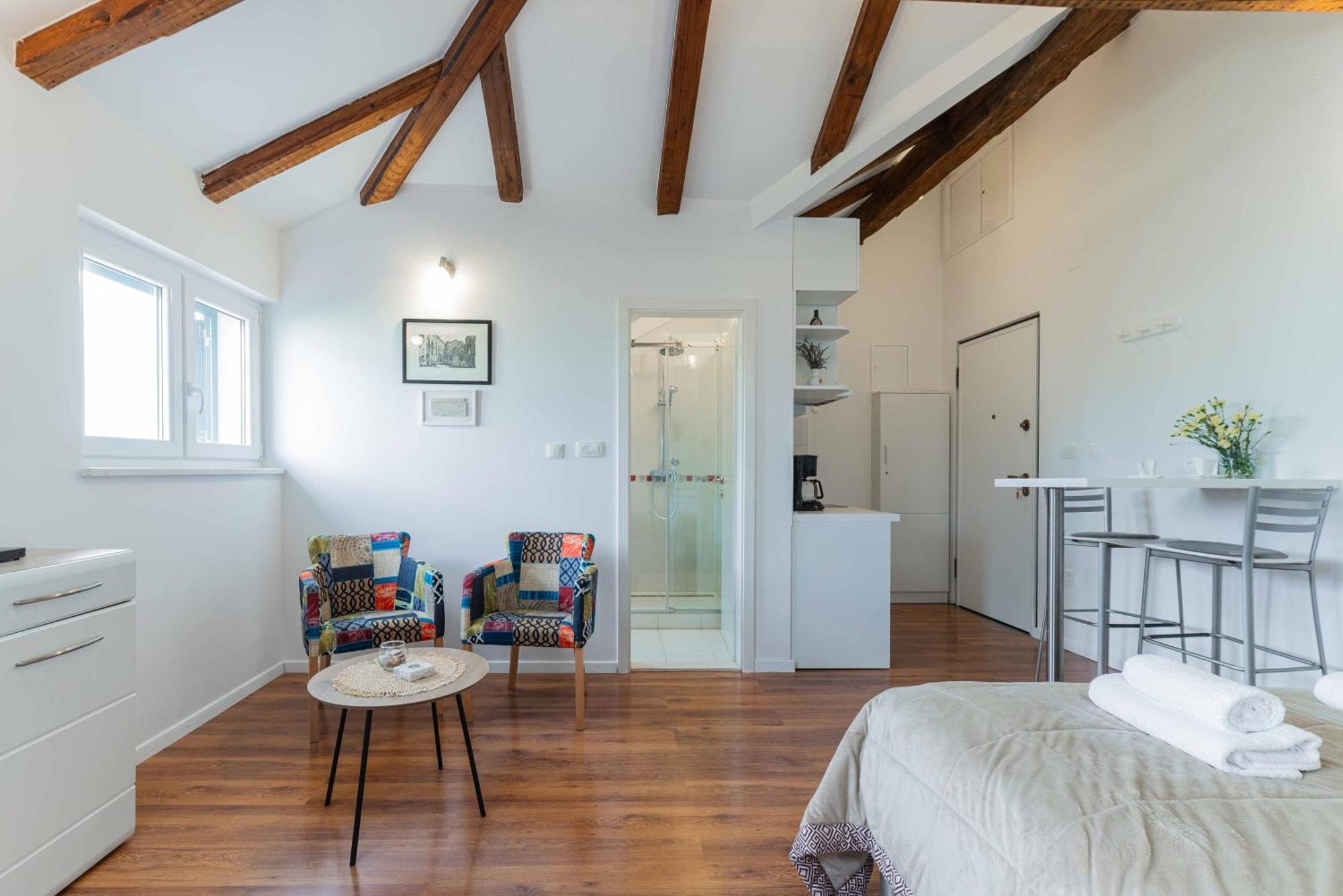 Apartment The Charm