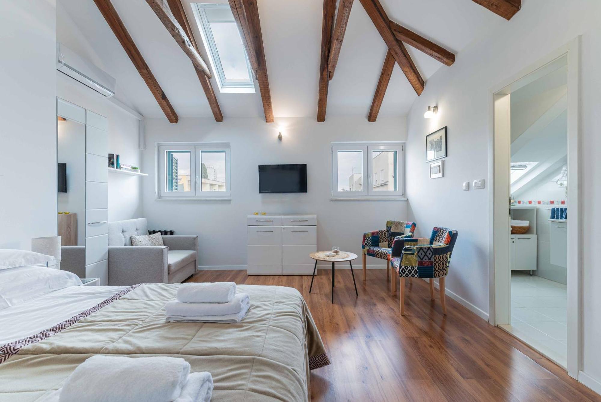 Apartment The Charm