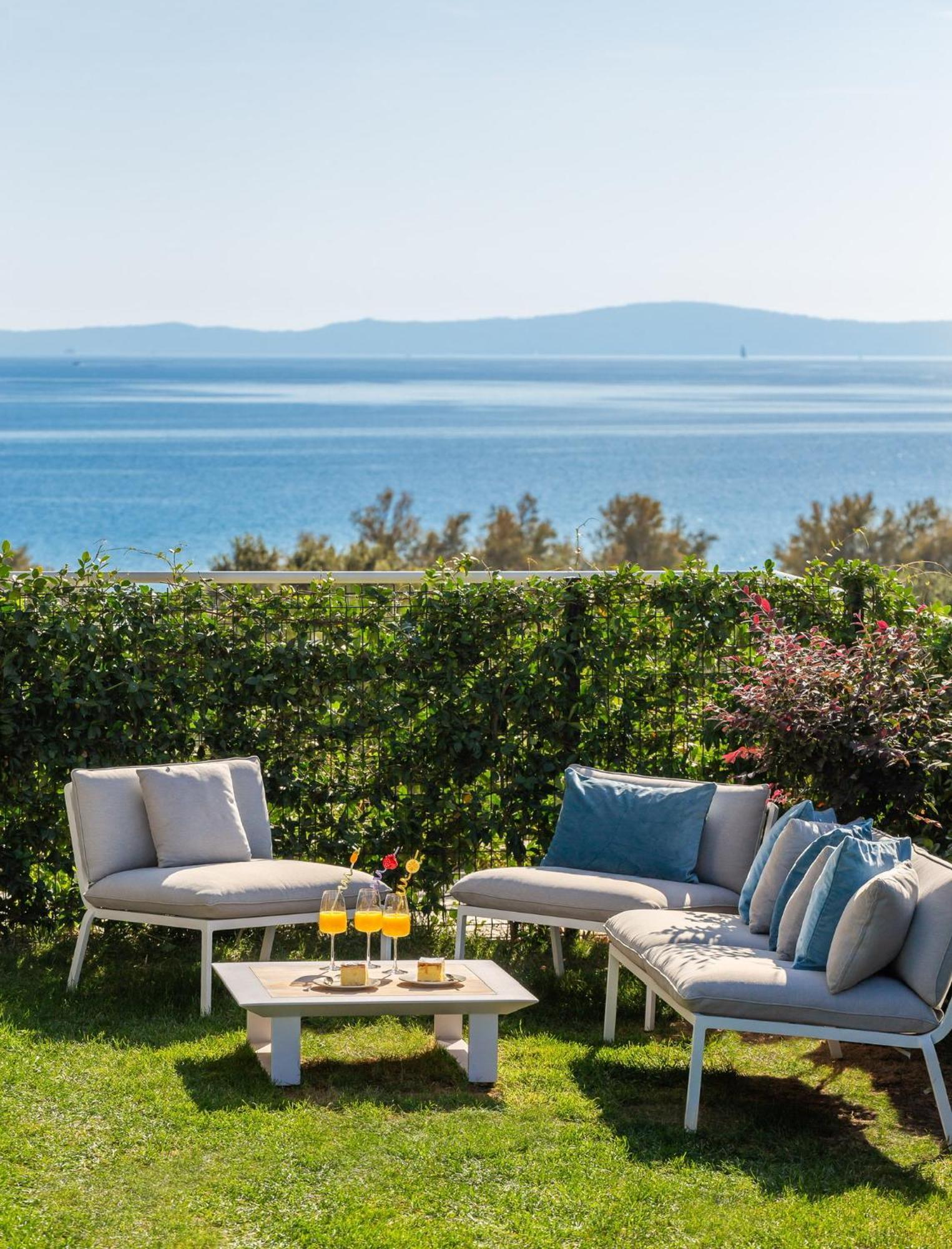 New Luxury With Private Heated Pool And Amazing Garden With Seaview Split