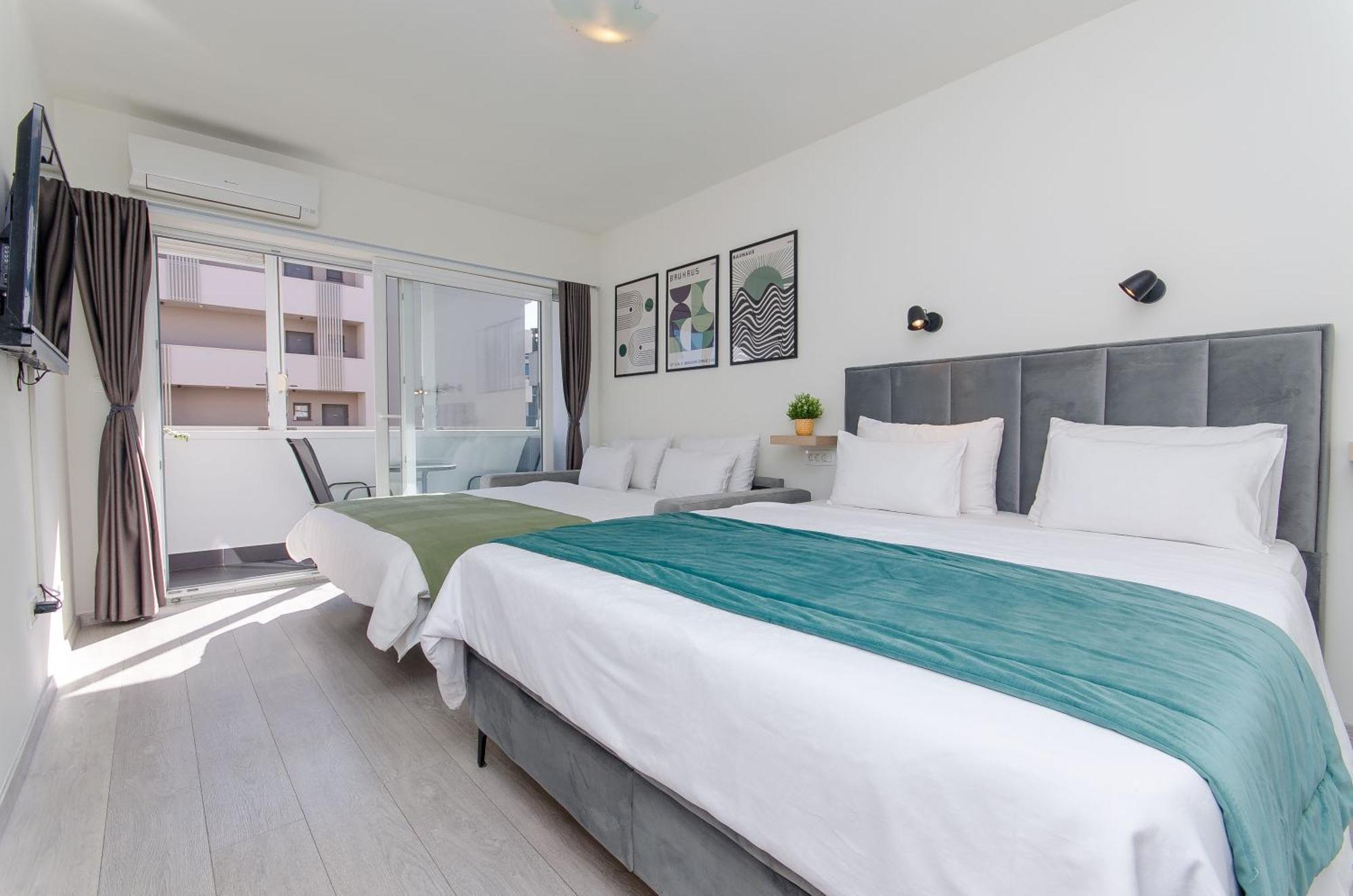 Apartment Side By Side *