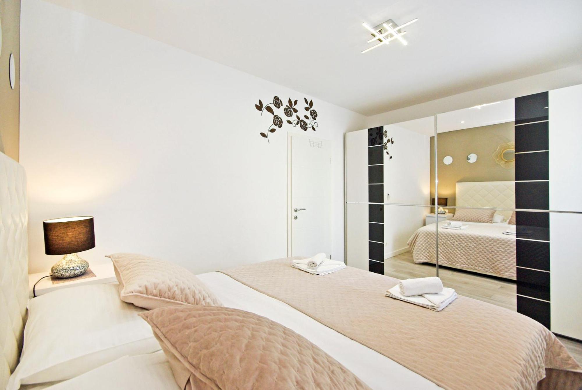 Naomi Apartment