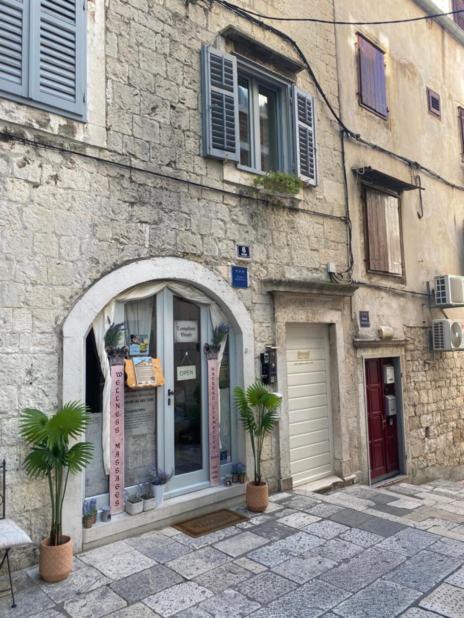 Apartment Dosud House Split