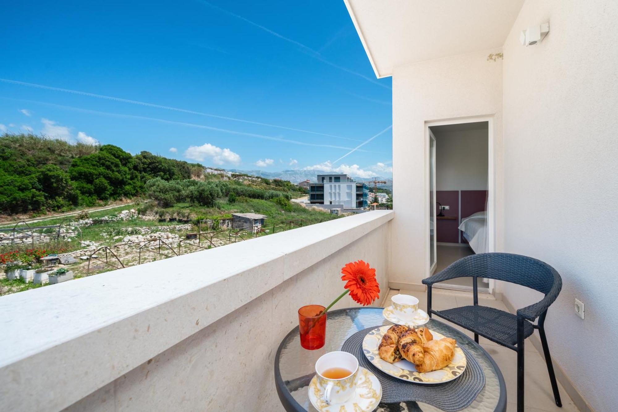 Palace Lidija Apartment *