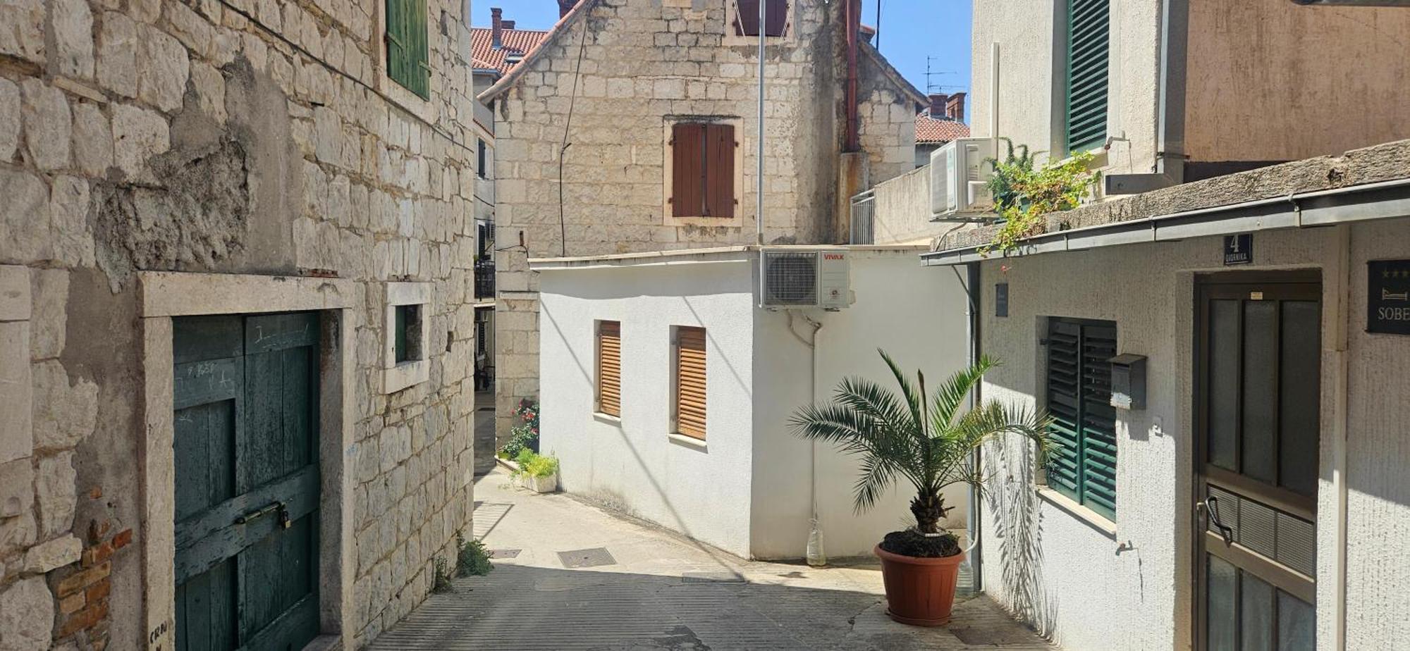 Heritage Stone Apartman