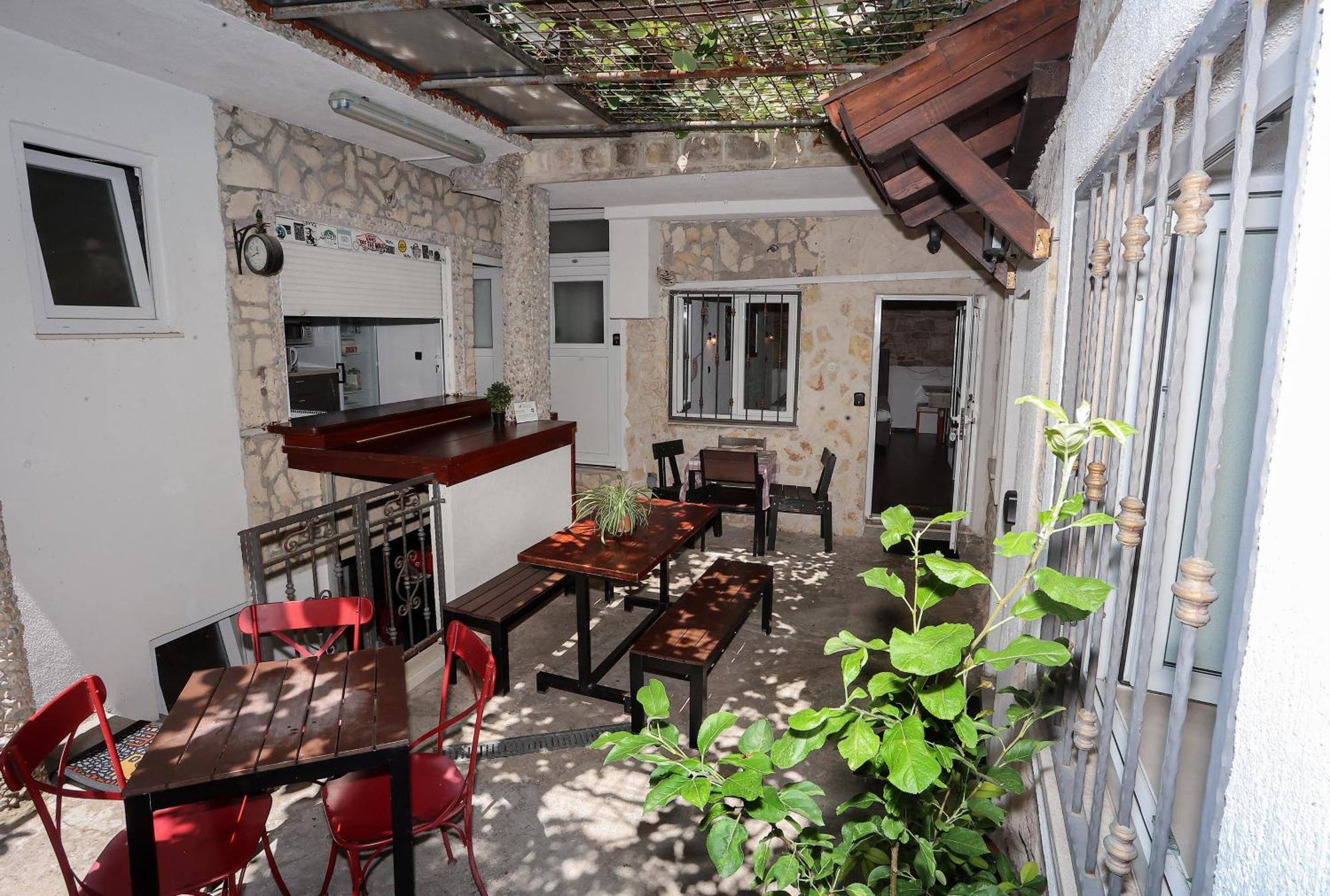 Nikolla Apartment
