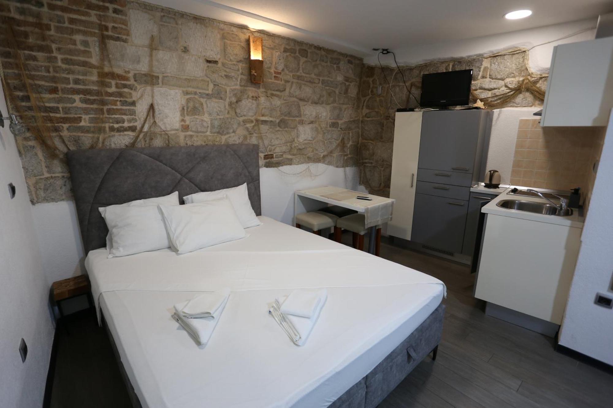 Nikolla Apartment