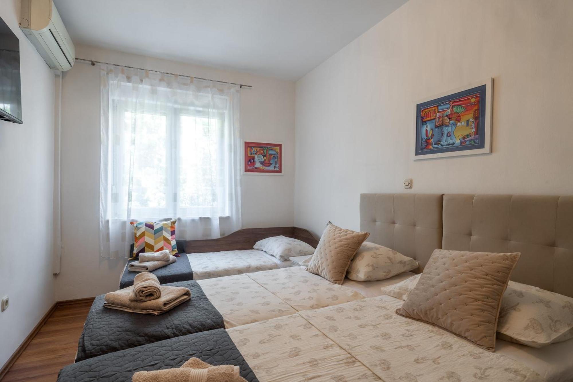 Blue Tree Apartment *