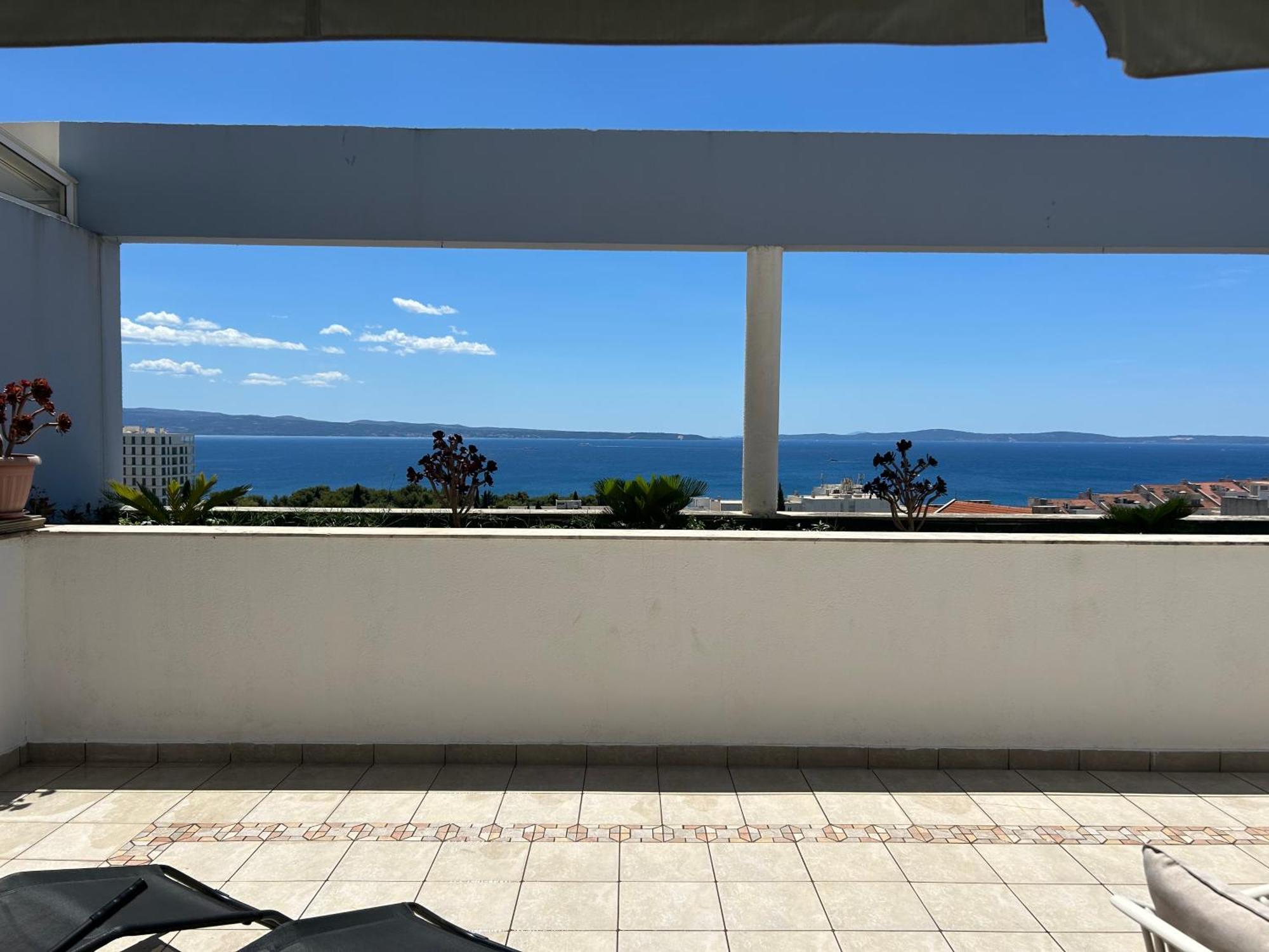 Lux View Apartman *