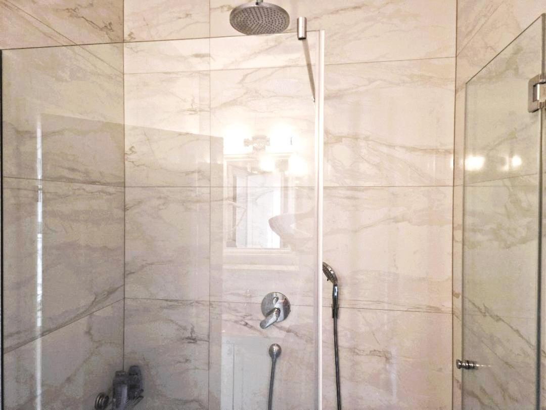 Marasovic & Deluxe Apartment