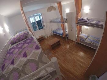 Backpackers 2 * Split
