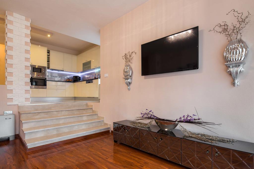 De Luxe Apartment