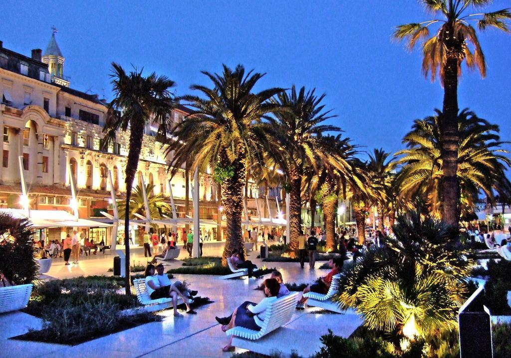 Aspalathos - With Free Parking, Near The Beach, A Few Minutes' Walking Distance To The Unesco Palace Split