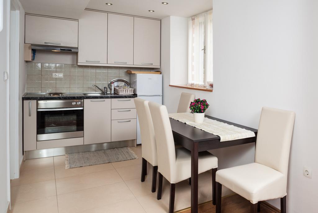 Dora Apartman
