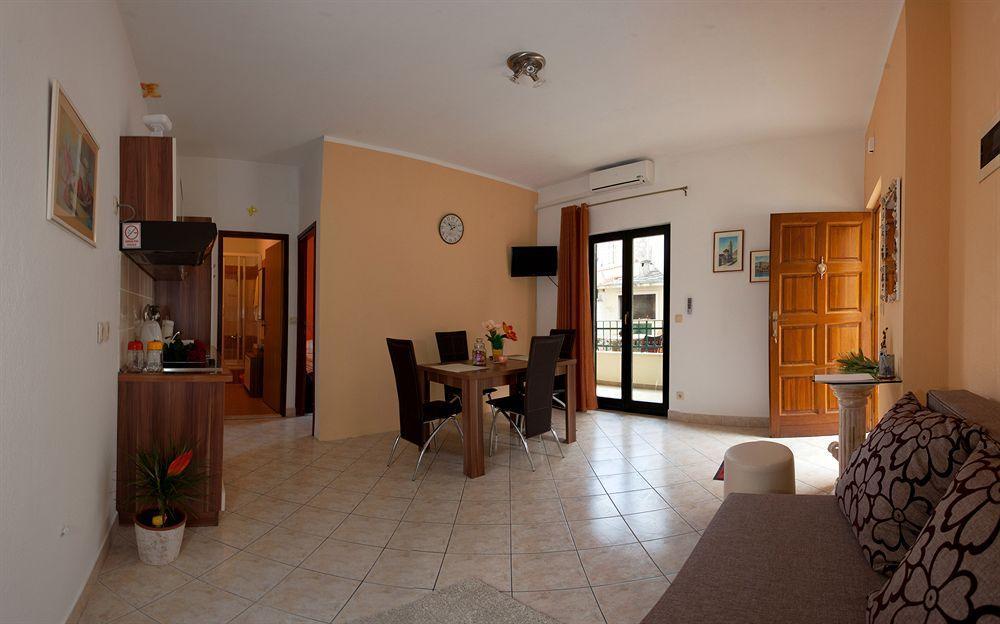 Apartment Veli Varos *