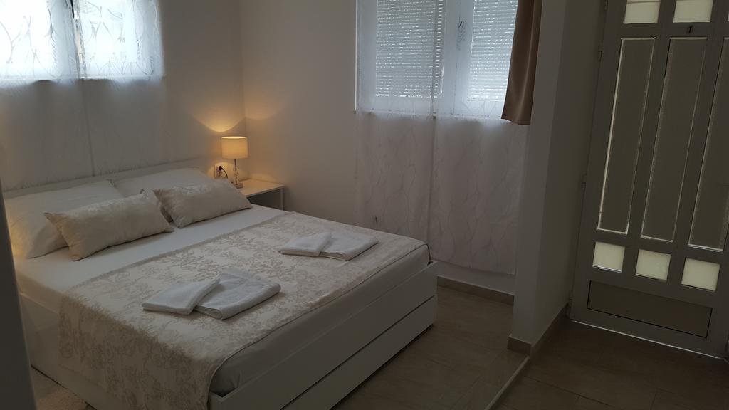 Valentino Guest house