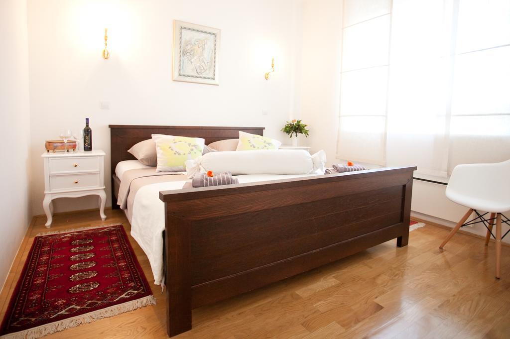 Roko Apartment *