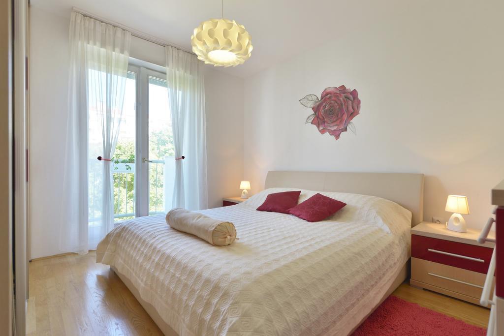 Apartment Cozy Beach Apartment Split Split