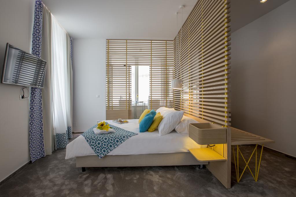 Bed & Atmosphere 4*