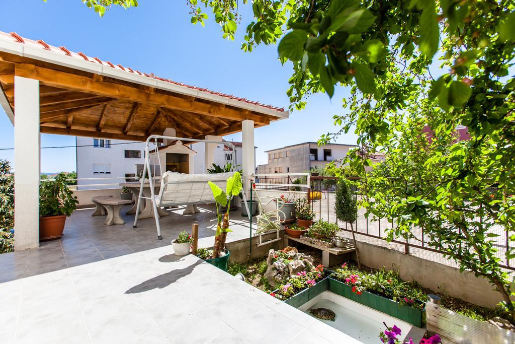 Ivica Apartment *