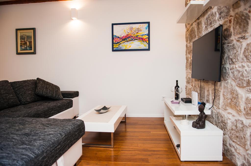 Kokolo Town House Split