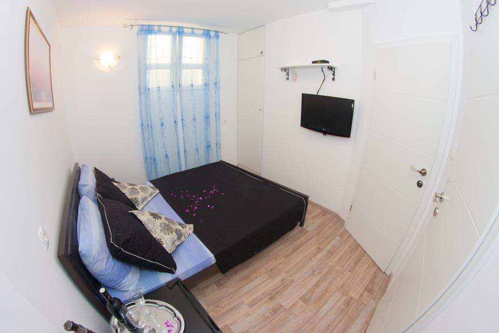Guest house Room Dora Varos 3*