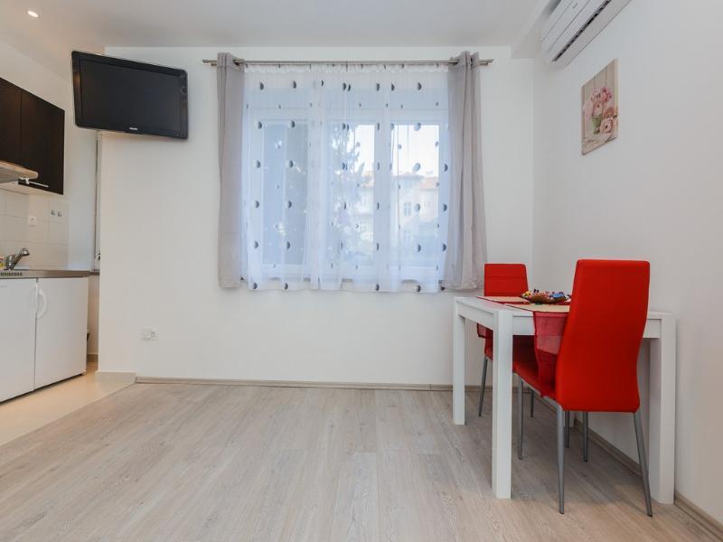 Hotel Nevenka Apartments 3*