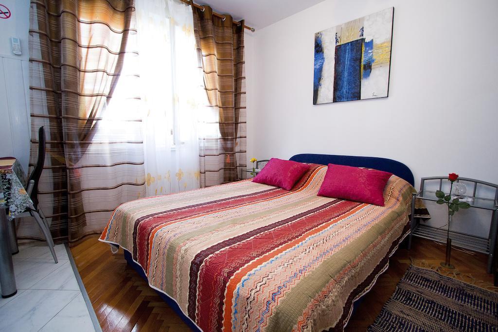 Apartments Crvena Orhideja *